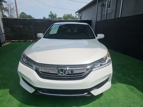 Used 2017 Honda Accord EX-L image 6