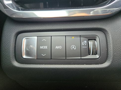 Used 2025 GMC Acadia Elevation image 17