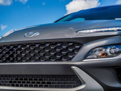 Used 2023 Hyundai Kona SEL FWD image 2