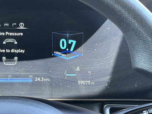 Used 2024 Hyundai Elantra SEL FWD image 20