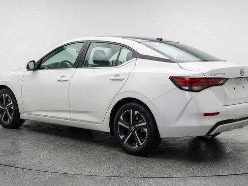 Used 2025 Nissan Sentra SV FWD image 5