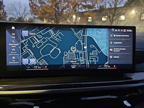 Used 2023 BMW X7 xDrive40i w/ Executive Package image 25