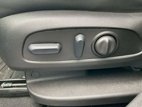 Used 2024 Chevrolet Equinox RS w/ RS Leather Package image 24