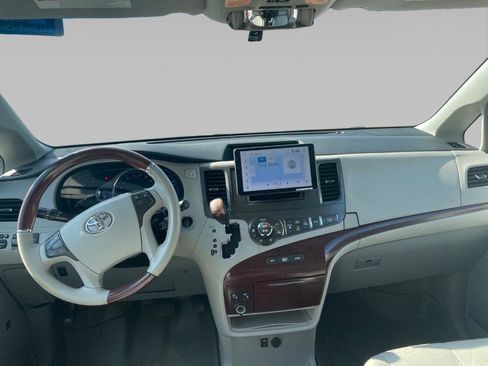 Used 2011 Toyota Sienna XLE image 12