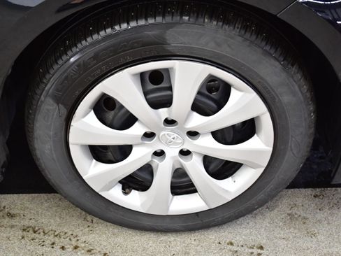 Used 2025 Toyota Corolla LE image 33