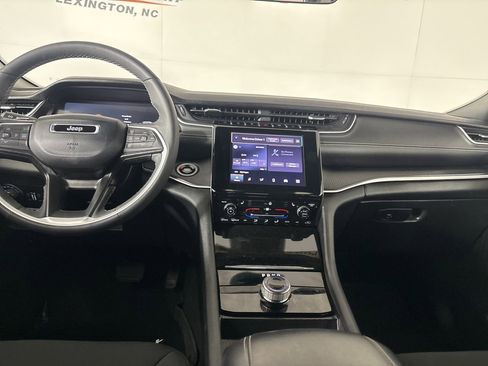 Used 2025 Jeep Grand Cherokee Laredo X w/ Luxury Tech Group I AWD/4WD image 22