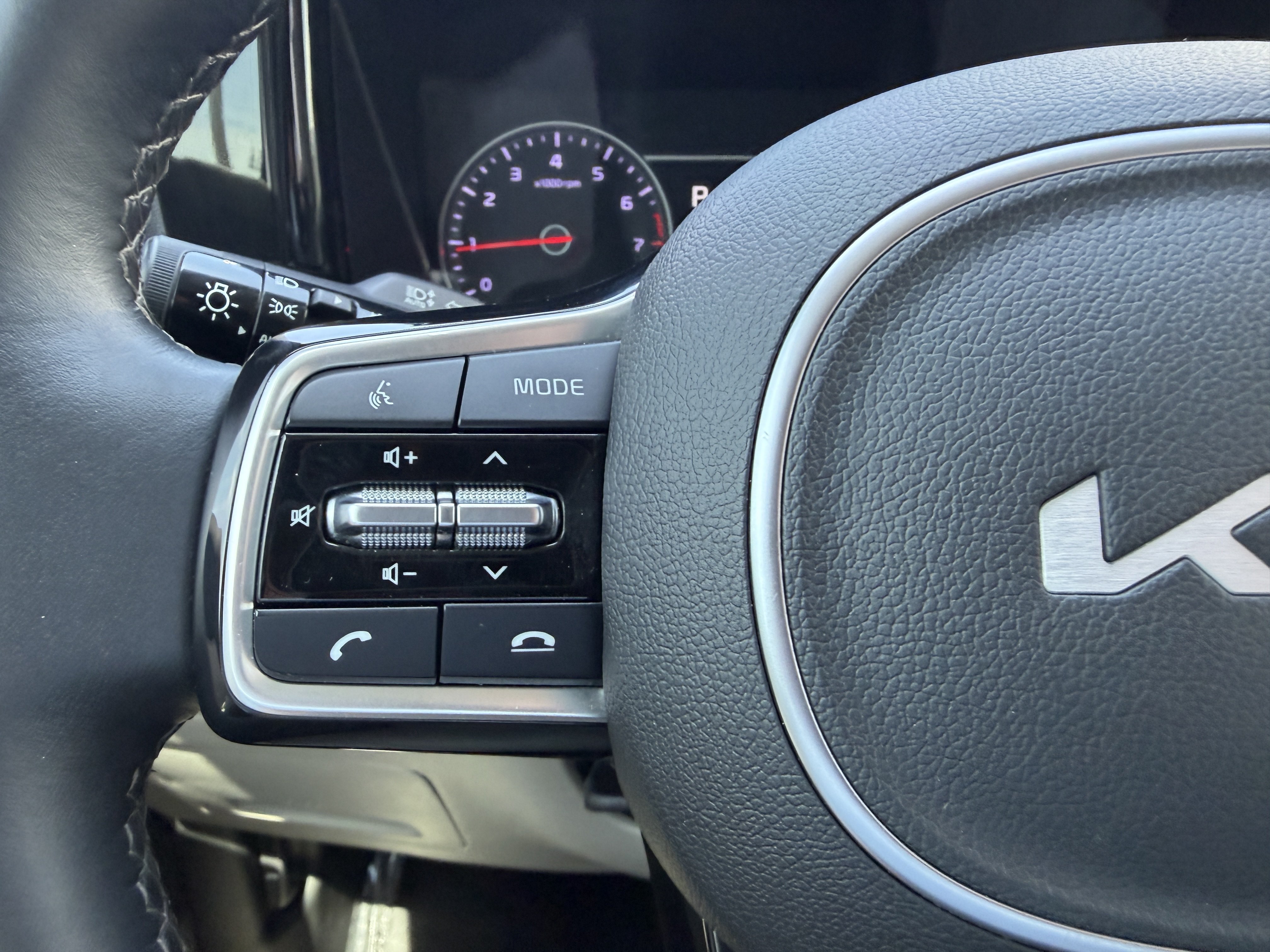 Used 2022 Kia Sorento EX FWD image 25