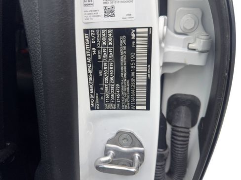 Used 2022 Mercedes-Benz GLB 250 w/ Premium Package Lite image 82