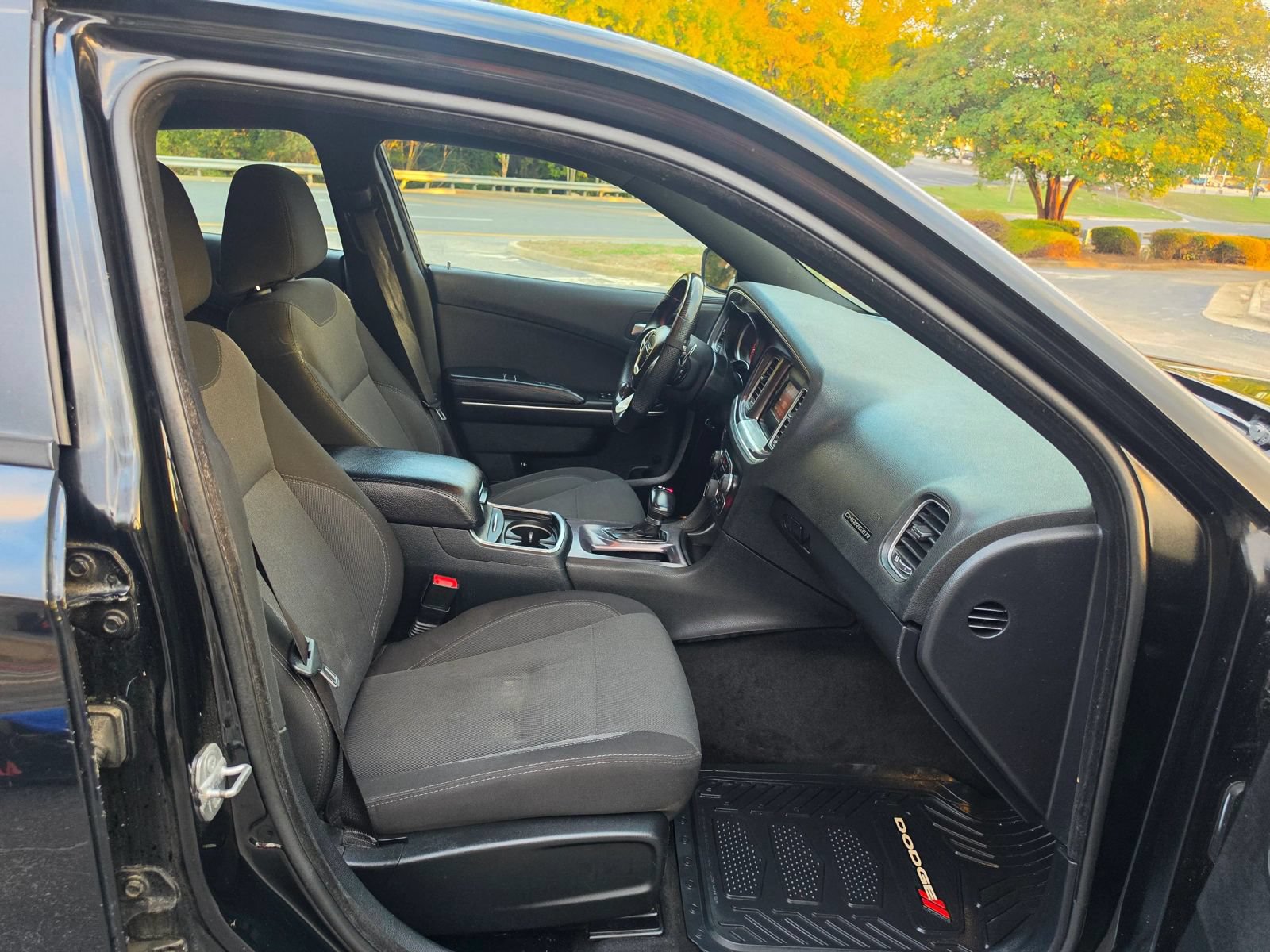 Used 2015 Dodge Charger SE w/ Popular Equipment Group RWD image 13