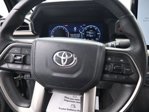 Used 2024 Toyota Tacoma TRD Off-Road AWD/4WD image 20