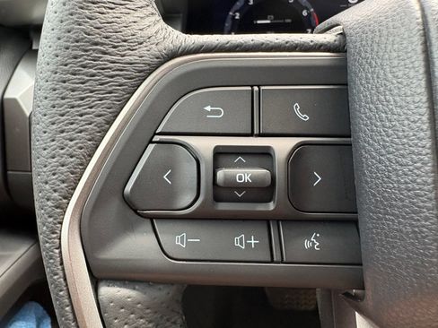 Used 2025 Toyota Tacoma TRD Off-Road AWD/4WD image 15