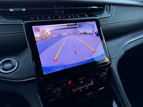 New 2025 Jeep Grand Cherokee L Limited w/ Trailer Tow Package image 18