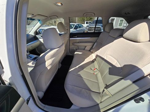 Used 2012 Subaru Outback 2.5i Premium w/ All-Weather Pkg image 15