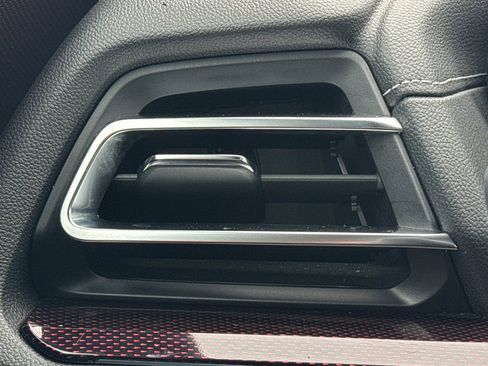 Used 2025 Chevrolet Traverse Z71 image 30