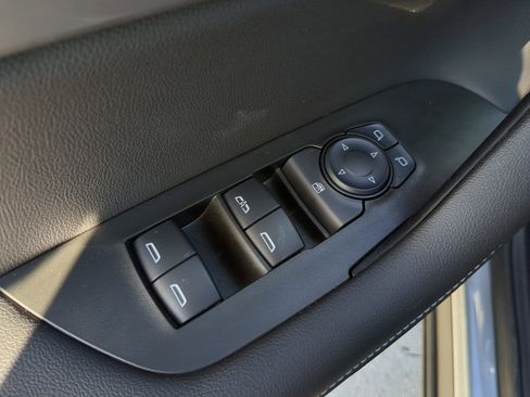 Used 2025 Chevrolet Blazer LT image 15