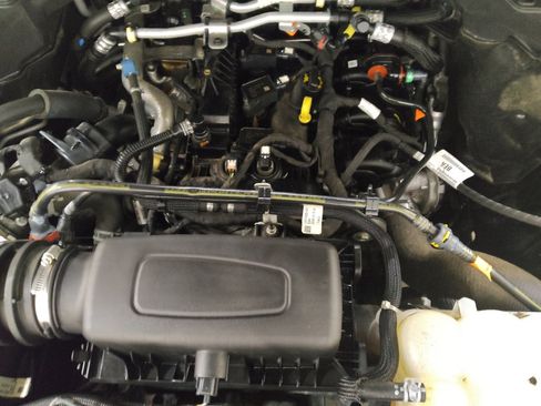 Used 2022 Ford Explorer XLT w/ Equipment Group 202A AWD/4WD image 30