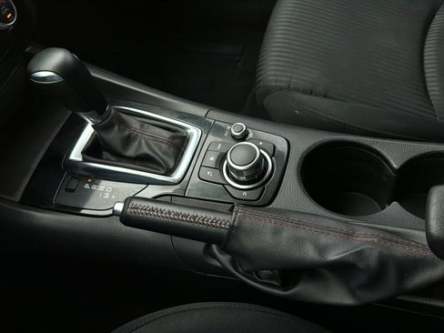 Used 2016 MAZDA MAZDA3 i Touring w/ Popular Equipment Package FWD image 19
