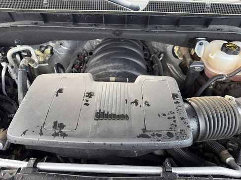 Used 2024 Chevrolet Suburban LT image 38