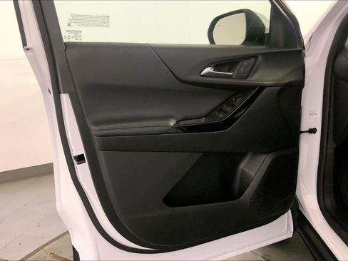 Used 2026 Chevrolet Equinox LT FWD image 25