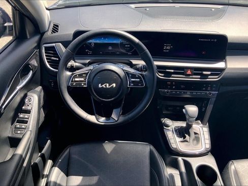 Used 2024 Kia Seltos EX AWD/4WD image 5