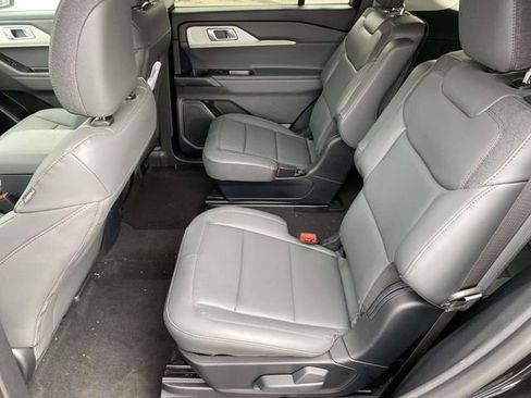 New 2026 Ford Explorer Active w/ Active Comfort Package RWD image 11