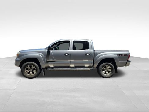 Used 2015 Toyota Tacoma PreRunner w/ TRD Off-Road Package RWD image 14