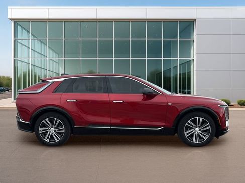 Used 2024 Cadillac Lyriq Luxury RWD image 4