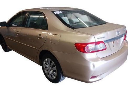 Used 2012 Toyota Corolla LE FWD image 3