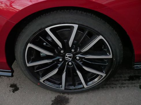 Certified 2025 Honda Accord Touring image 15