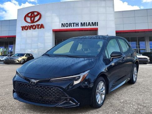 Used 2024 Toyota Corolla SE image 2