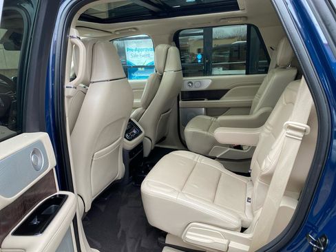 Used 2020 Lincoln Navigator Reserve w/ Luxury Package image 23