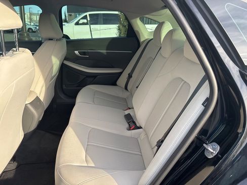 Certified 2025 Hyundai Sonata SE image 11