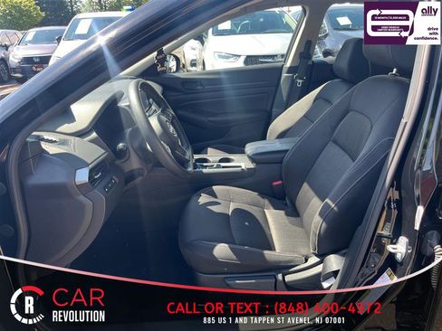 Used 2024 Nissan Altima 2.5 S FWD image 13