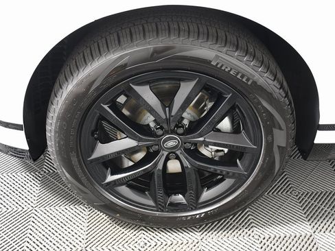 Used 2025 Land Rover Range Rover Velar Dynamic SE image 11