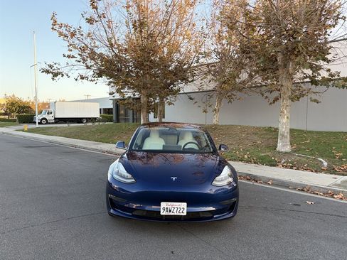 Used 2018 Tesla Model 3 Long Range AWD/4WD image 3