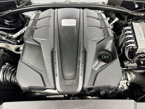 Used 2023 Porsche Macan S AWD/4WD image 36