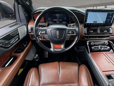 Used 2022 Lincoln Navigator Reserve AWD/4WD image 8