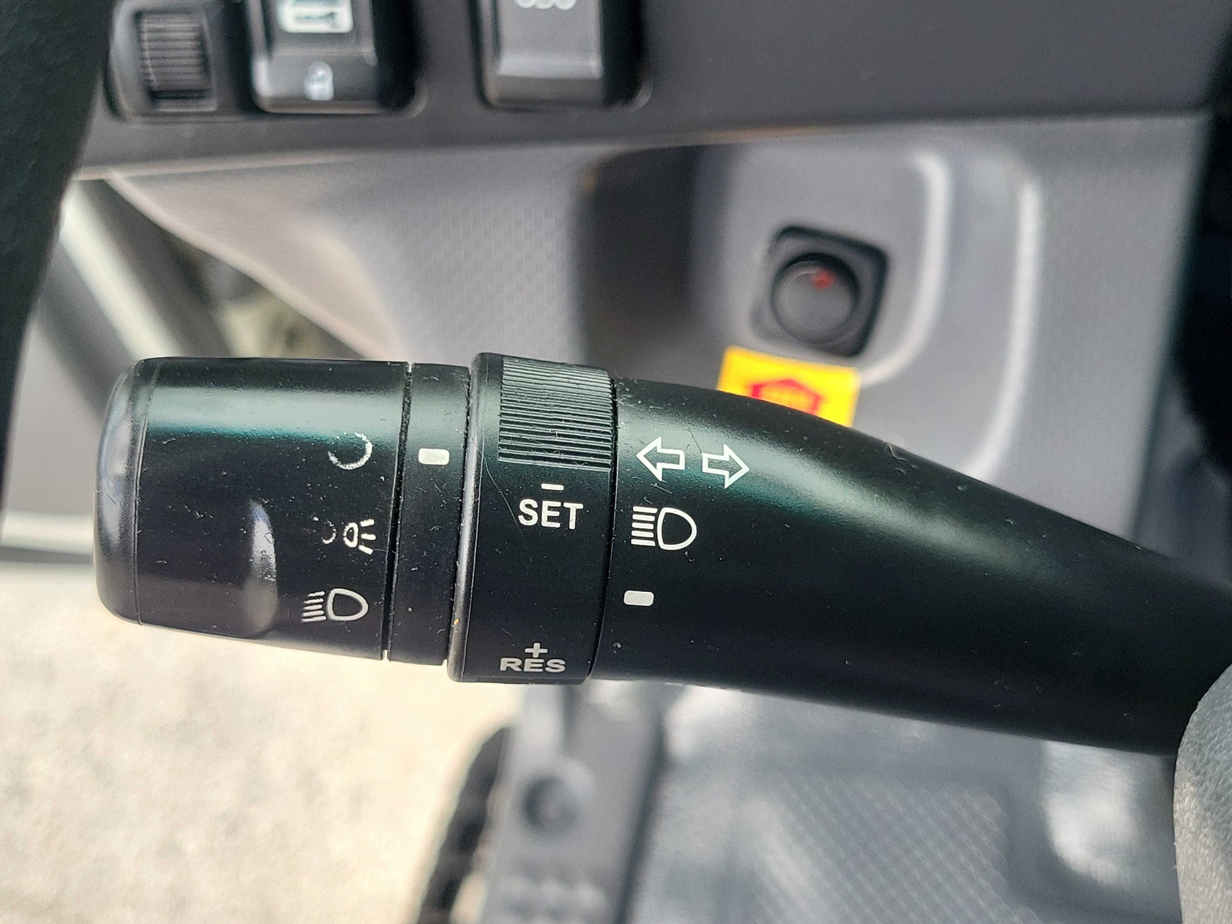 Used 2018 Isuzu NPR RWD image 27