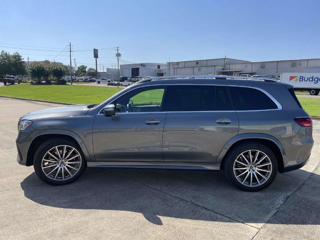 Used 2025 Mercedes-Benz GLS 450 4MATIC image 6