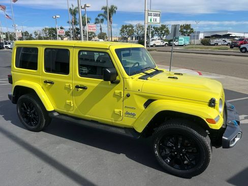 Used 2023 Jeep Wrangler Unlimited Sahara AWD/4WD image 12