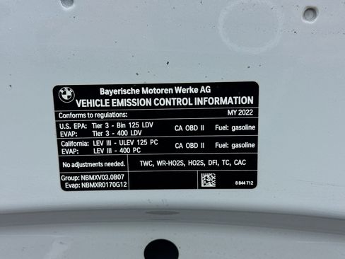 Used 2022 BMW 740i w/ M Sport Package image 21