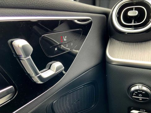 Certified 2025 Mercedes-Benz GLC 300 4MATIC image 24