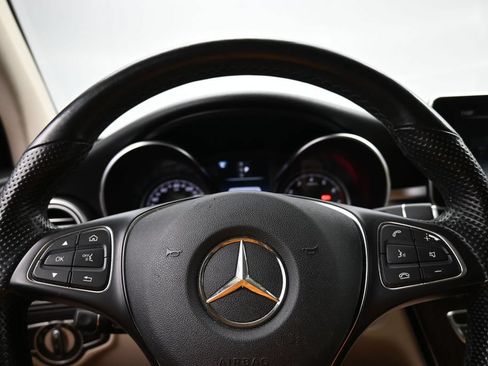 Used 2019 Mercedes-Benz GLC 300 4MATIC image 13