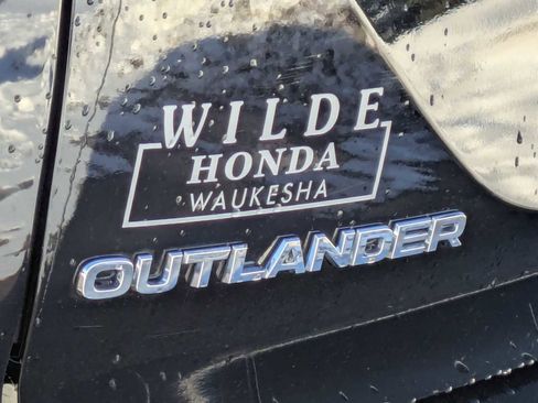 Used 2023 Mitsubishi Outlander SE image 12