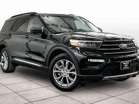 Certified 2022 Ford Explorer XLT w/ Equipment Group 202A image 2