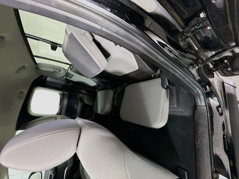 Used 2022 Toyota Tacoma SR image 24