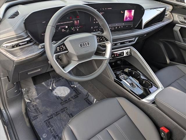 Used 2025 Audi Q5 Premium AWD/4WD image 3