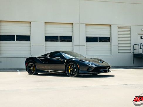 Used 2022 Ferrari F8 Tributo image 42