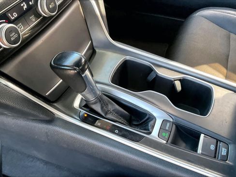 Used 2018 Honda Accord Sport image 15