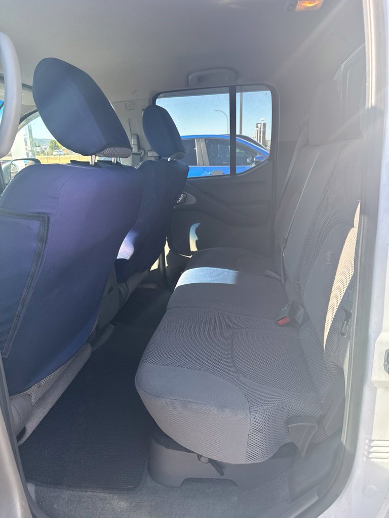 Used 2012 Nissan Frontier SV AWD/4WD image 12